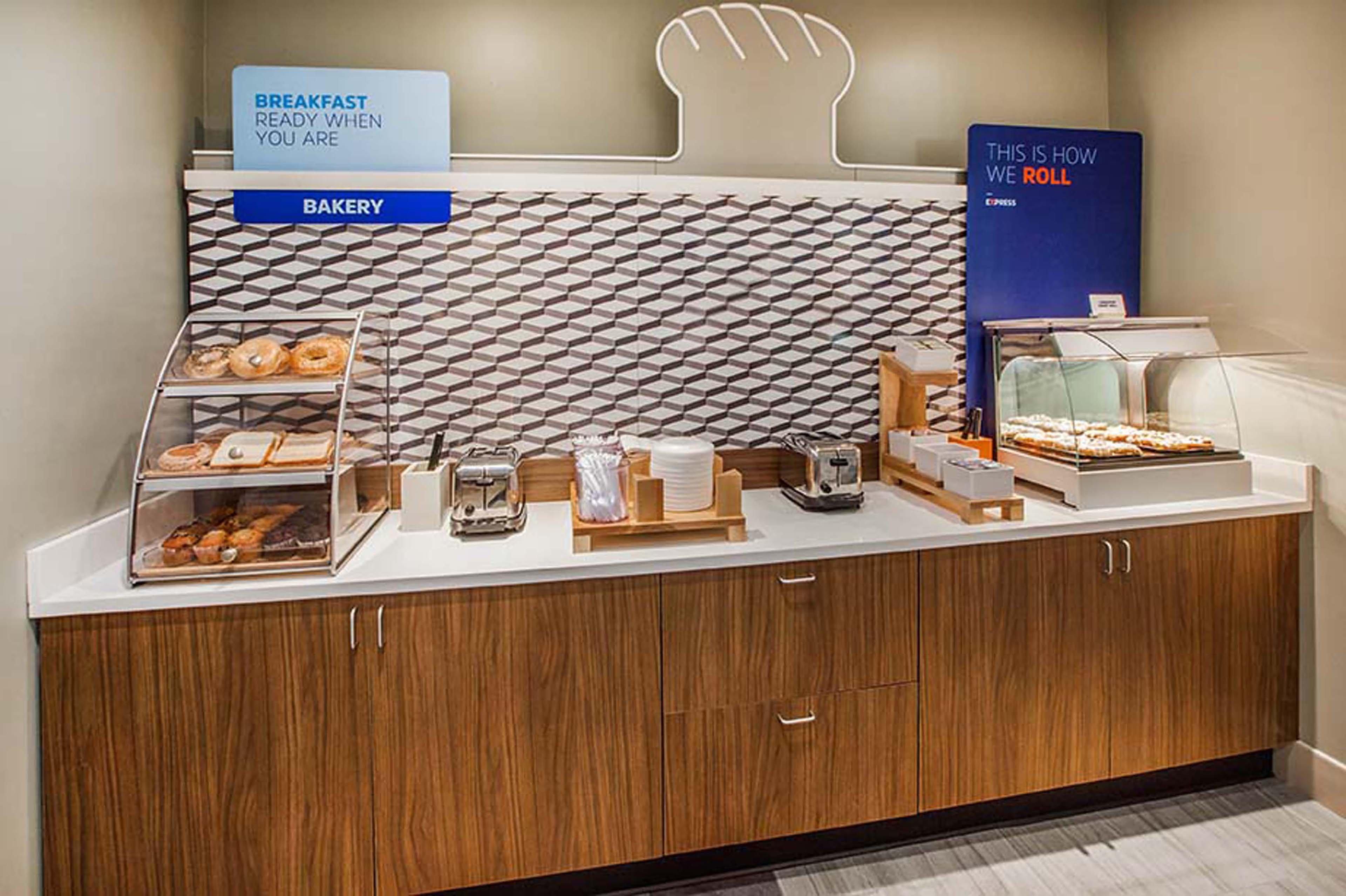 Holiday Inn Express Harvey-Marrero By Ihg Exterior photo