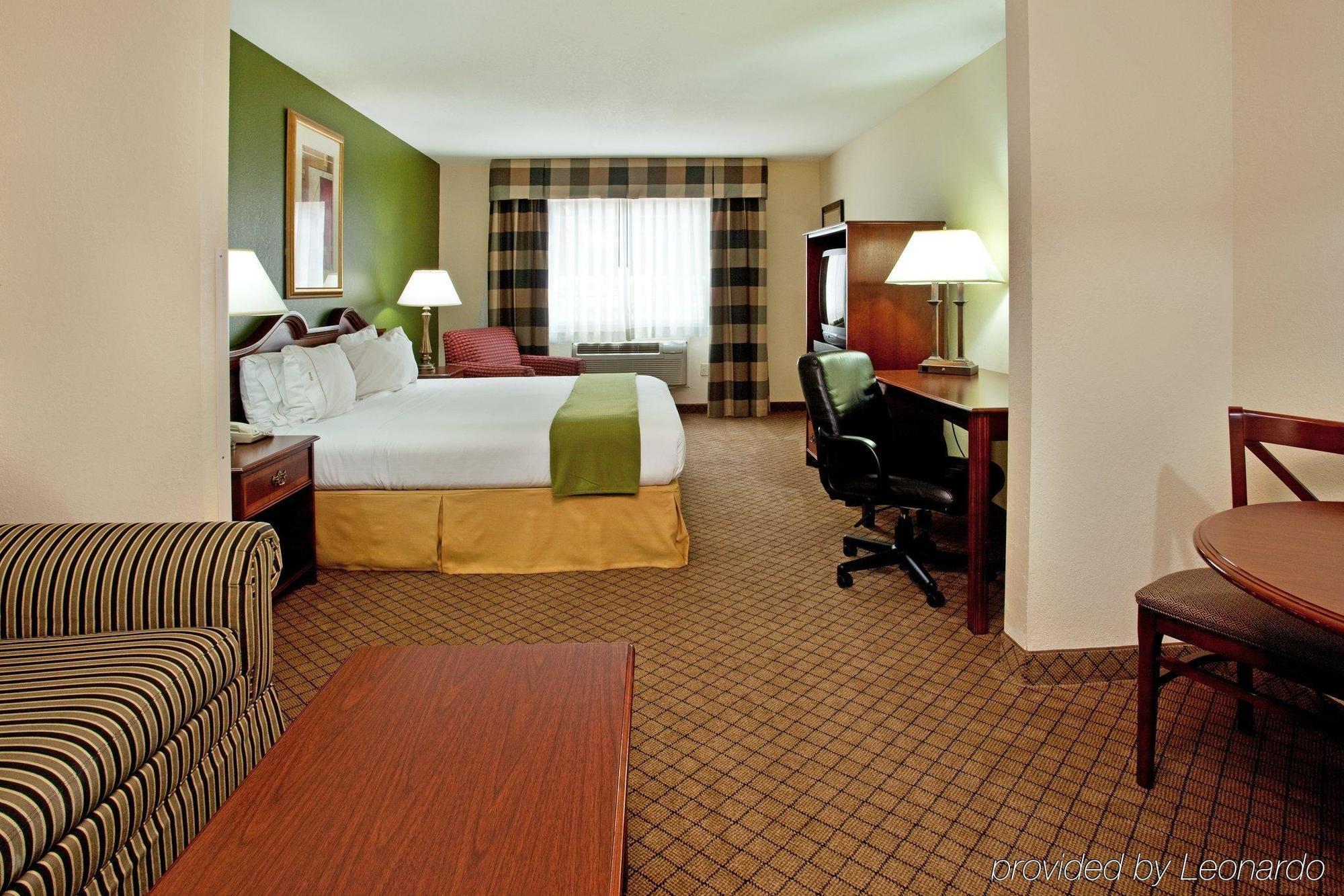 Holiday Inn Express Harvey-Marrero By Ihg Room photo
